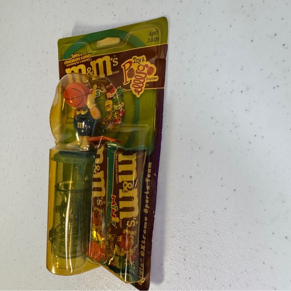 Vintage 2001 M&M's Minis Blue Basketball Toy & Pop Dispenser Extreme Sports NEW - Picture 6 of 8
